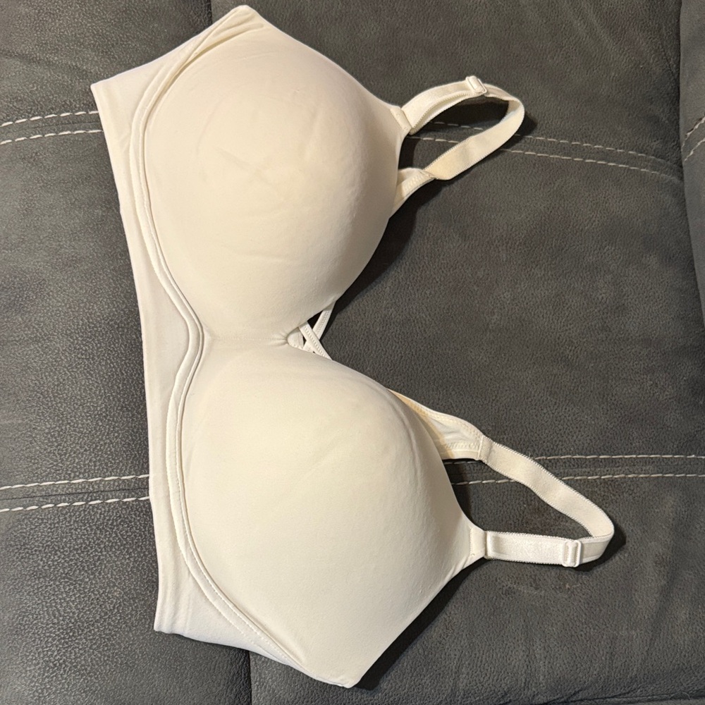 Torrid Women's Cream Bra - size 42DD  wire free boost - excellent condition